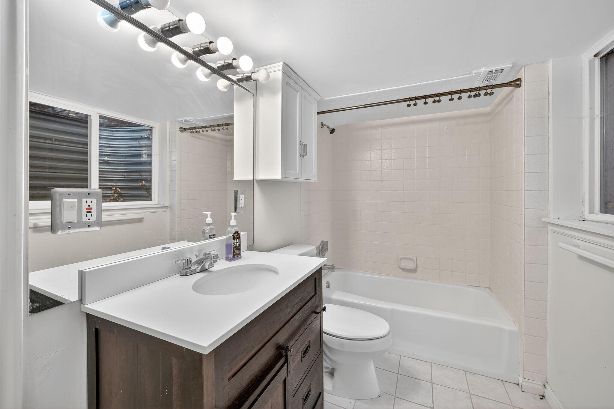 Bluffdale, Utah, 84065, United States, 10 Bedrooms Bedrooms, ,7 BathroomsBathrooms,Residential,Active,1990677