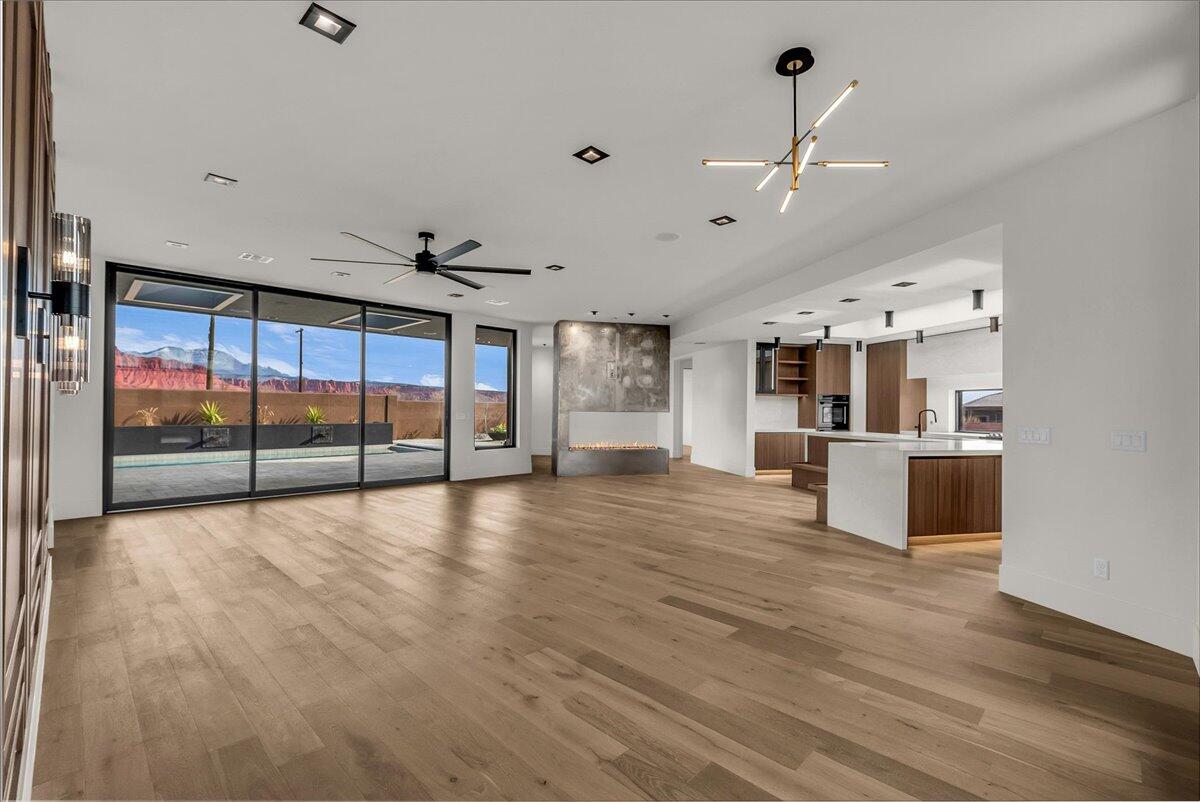 Ivins, Utah, 84738, United States, 3 Bedrooms Bedrooms, ,4 BathroomsBathrooms,Residential,Active,1986904