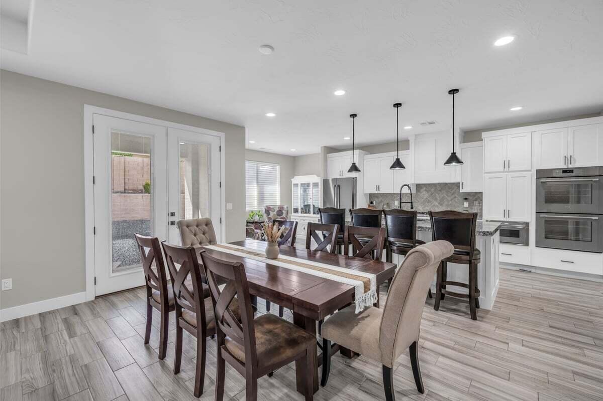 Hurricane, Utah, 84737, United States, 5 Bedrooms Bedrooms, ,5 BathroomsBathrooms,Residential,Active,1996303