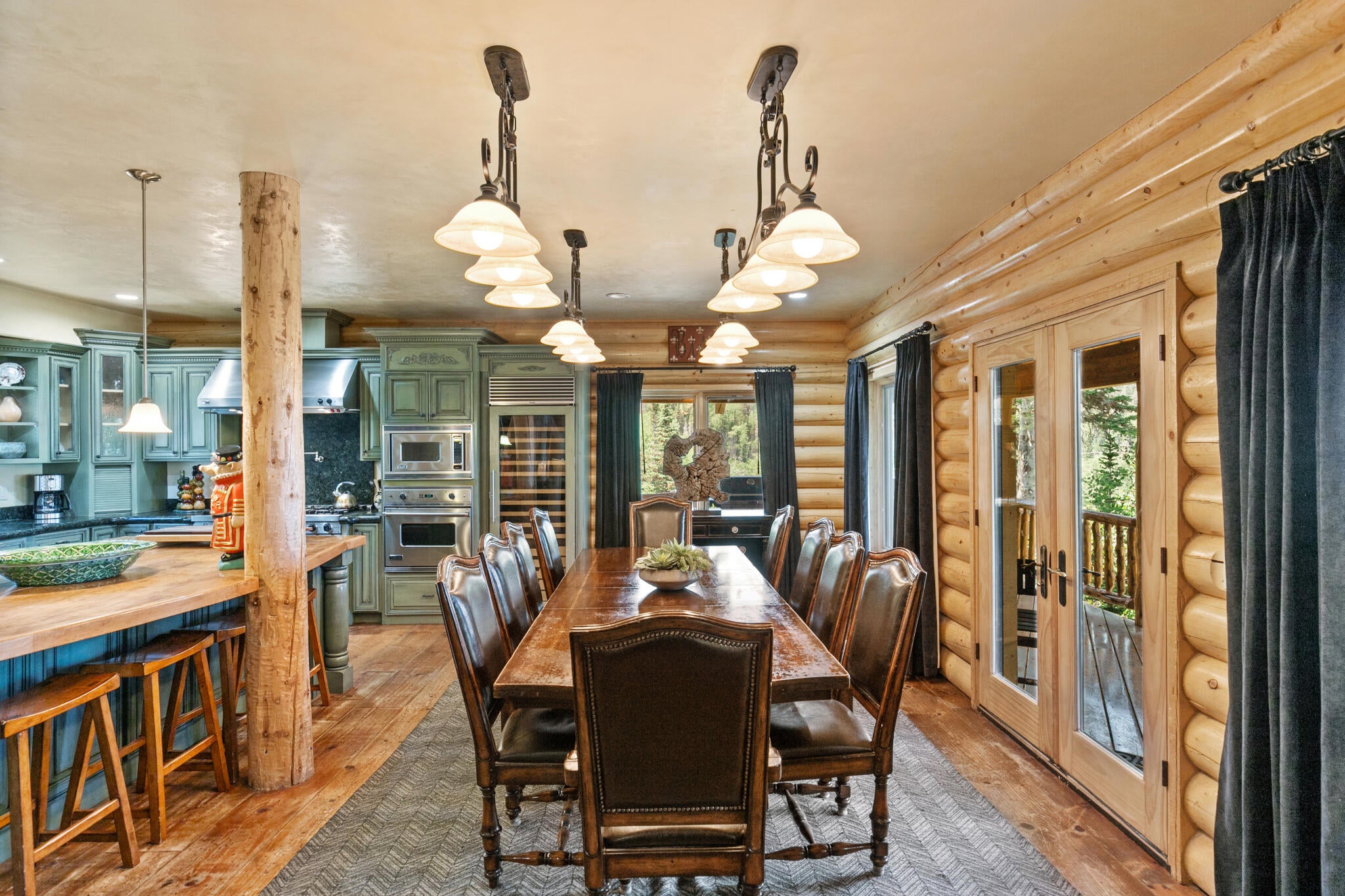 Brian Head, Utah, 84719, United States, 5 Bedrooms Bedrooms, ,4 BathroomsBathrooms,Residential,Active,1889352