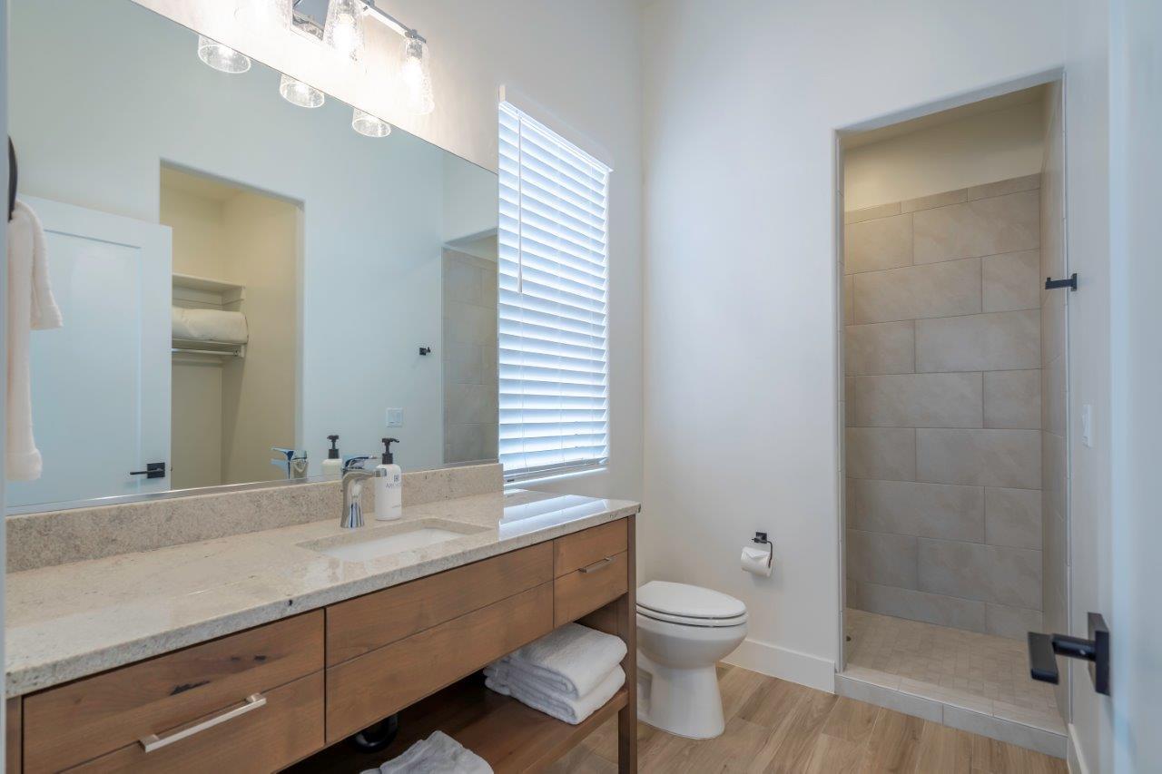 Santa Clara, Utah, 84765, United States, ,6 BathroomsBathrooms,Residential,Active,1798104