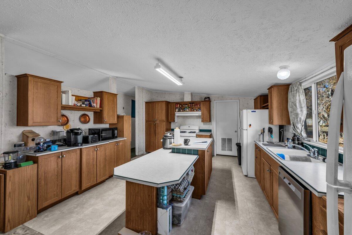 La Verkin, Utah, 84745, United States, 4 Bedrooms Bedrooms, ,2 BathroomsBathrooms,Residential,Active,2006765