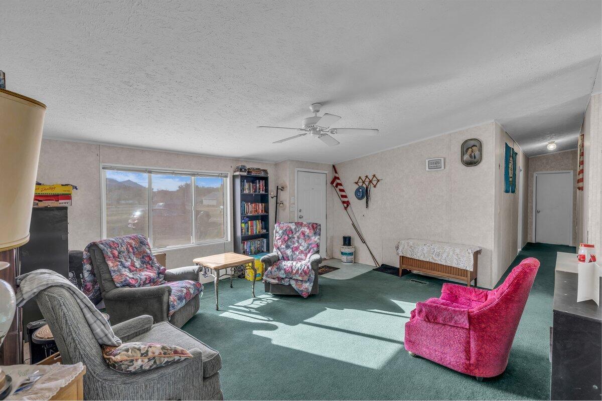 La Verkin, Utah, 84745, United States, 4 Bedrooms Bedrooms, ,2 BathroomsBathrooms,Residential,Active,2006765