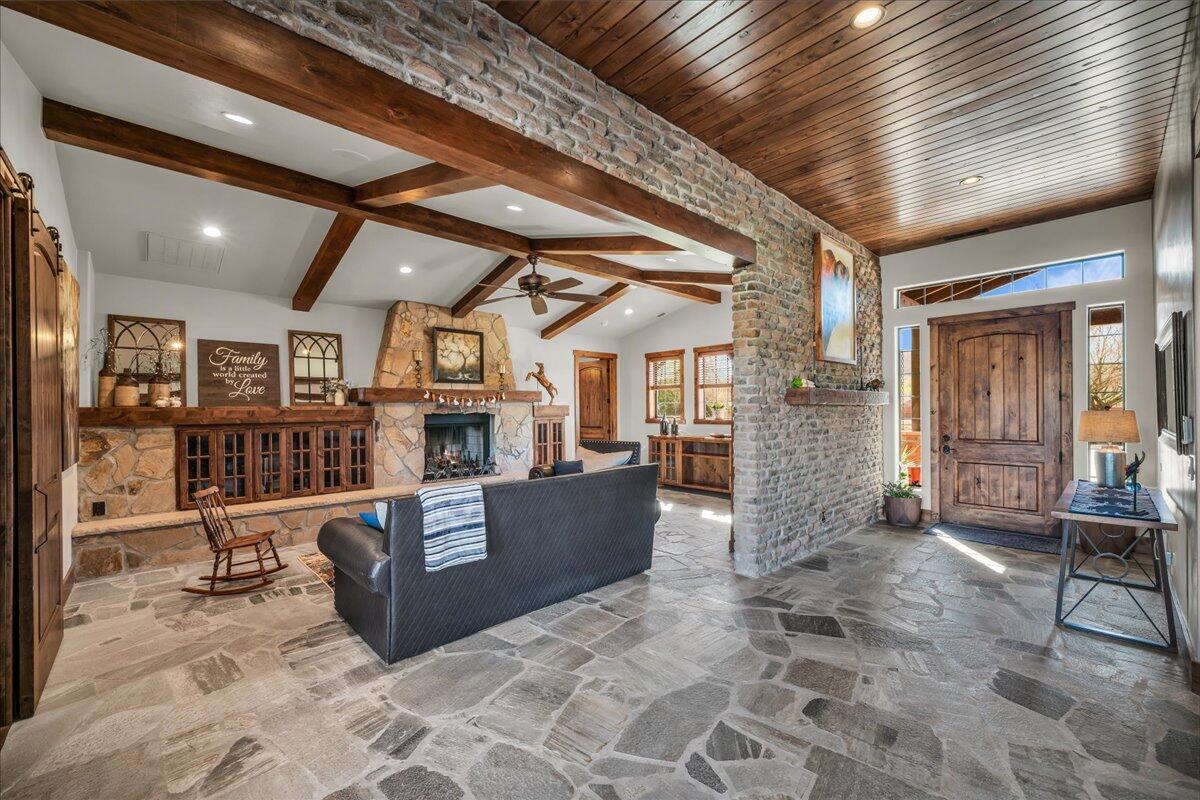 Hurricane, Utah, 84737, United States, 5 Bedrooms Bedrooms, ,6 BathroomsBathrooms,Residential,Active,1748671