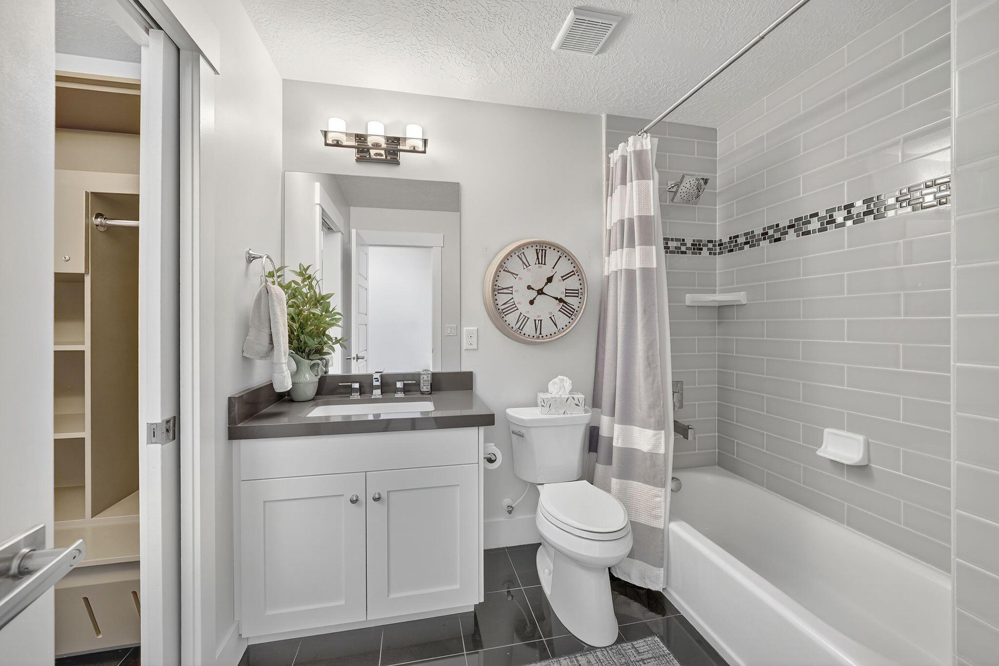 Bluffdale, Utah, 84065, United States, 7 Bedrooms Bedrooms, ,8 BathroomsBathrooms,Residential,Active,1987223