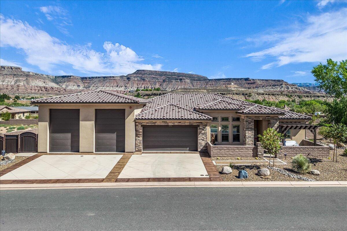 Virgin, Utah, 84779, United States, 4 Bedrooms Bedrooms, ,4 BathroomsBathrooms,Residential,Active,1904690