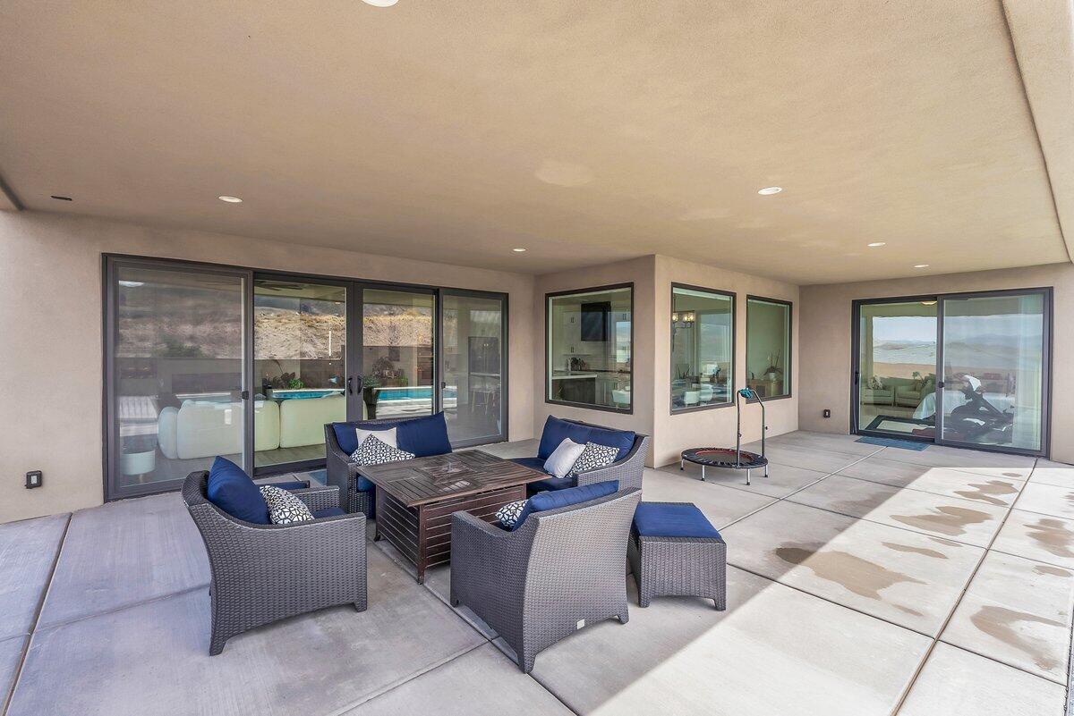 Hurricane, Utah, 84737, United States, 4 Bedrooms Bedrooms, ,4 BathroomsBathrooms,Residential,Active,1936151