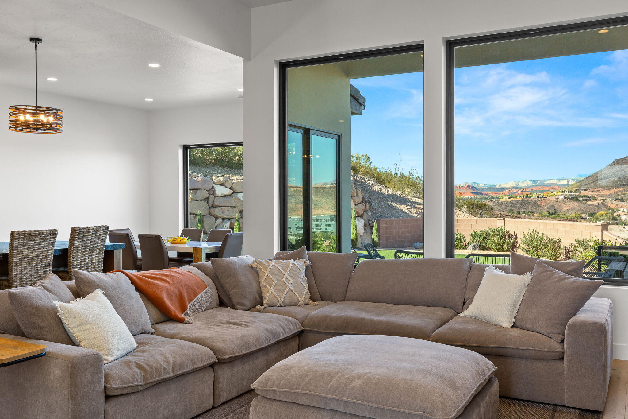 St George, Utah, 84770, United States, 3 Bedrooms Bedrooms, ,4 BathroomsBathrooms,Residential,Active,1973361