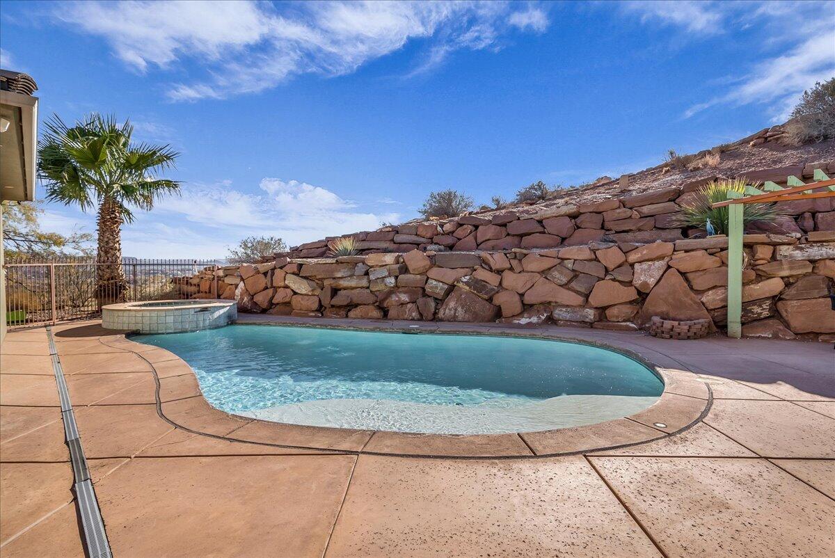 St George, Utah, 84790, United States, 4 Bedrooms Bedrooms, ,3 BathroomsBathrooms,Residential,Active,2006816