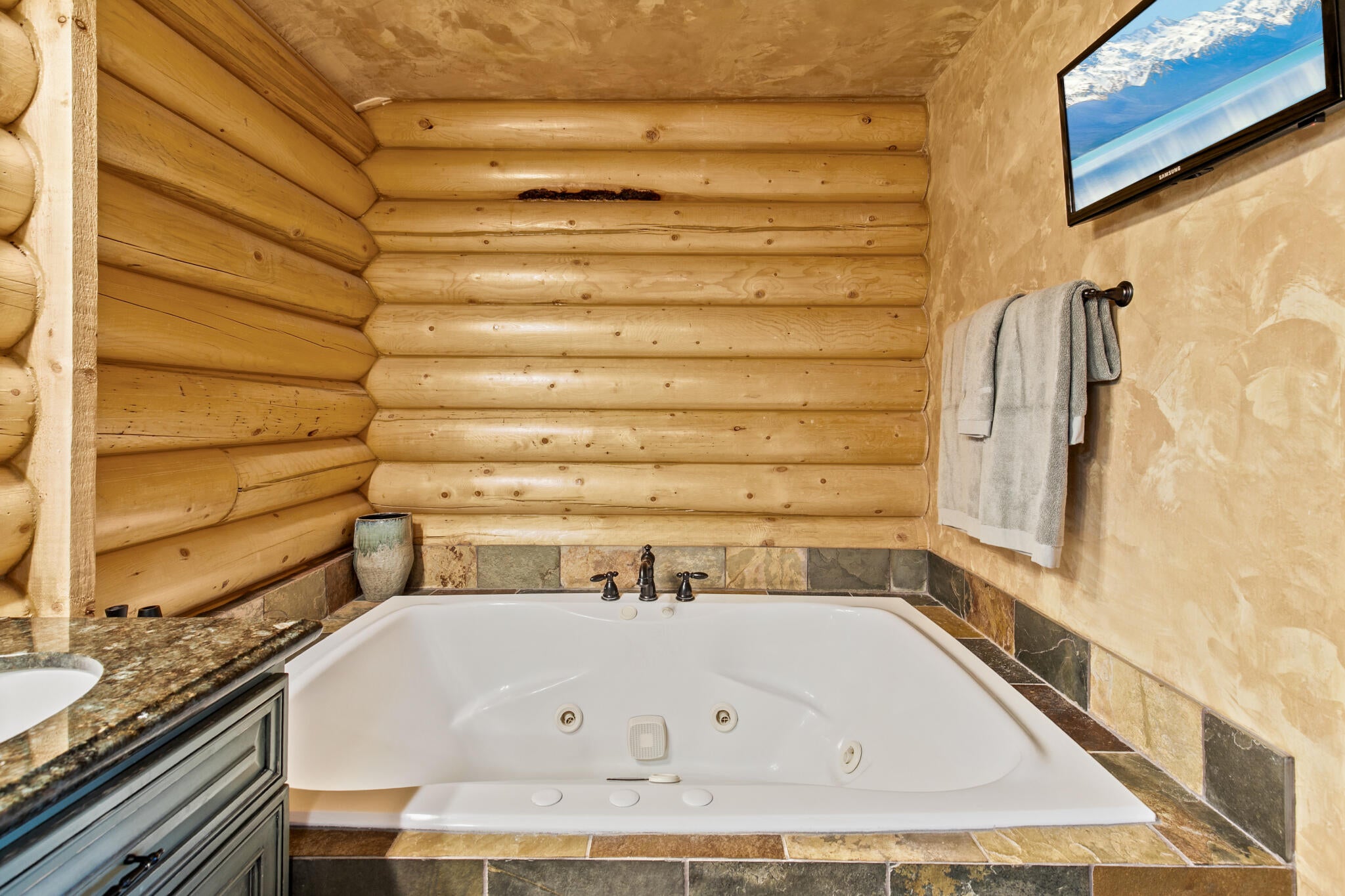 Brian Head, Utah, 84719, United States, 5 Bedrooms Bedrooms, ,4 BathroomsBathrooms,Residential,Active,1889352