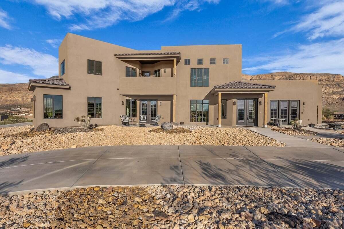 Hurricane, Utah, 84737, United States, 4 Bedrooms Bedrooms, ,4 BathroomsBathrooms,Residential,Active,1945483