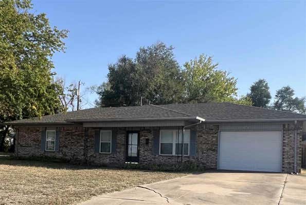 203 W 1ST ST, NEWKIRK, OK 74647 - Image 1