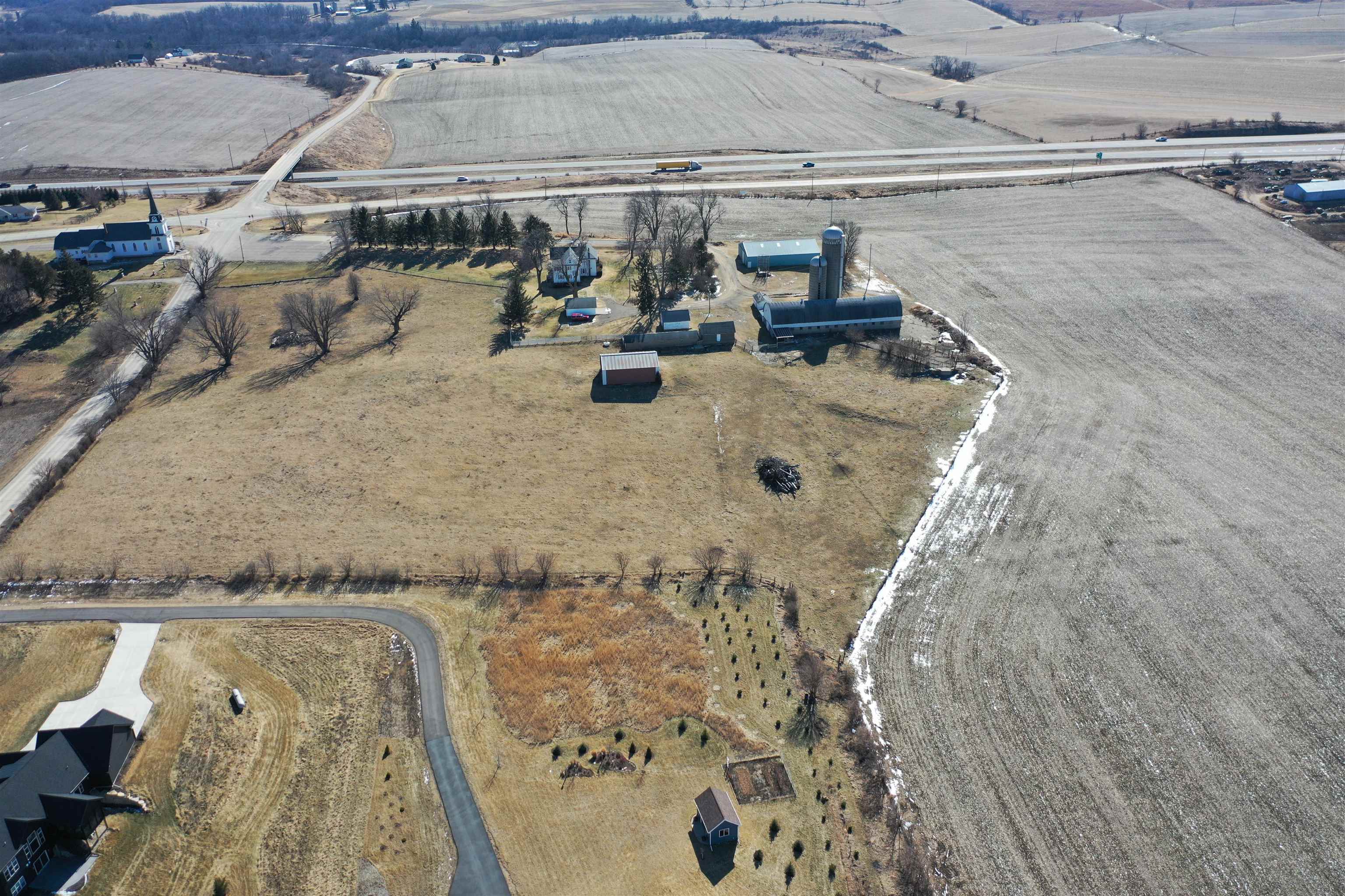 Enjoy rural living from this 5 bedroom 2 bath 3000 square foot beauty – image 52