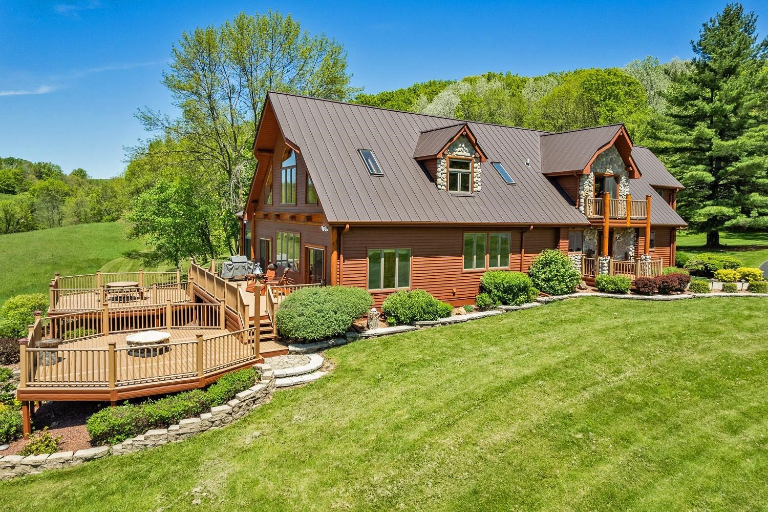 La Valle, Wisconsin, 53941, United States, 3 Bedrooms Bedrooms, ,4 BathroomsBathrooms,Residential,Active,1898021