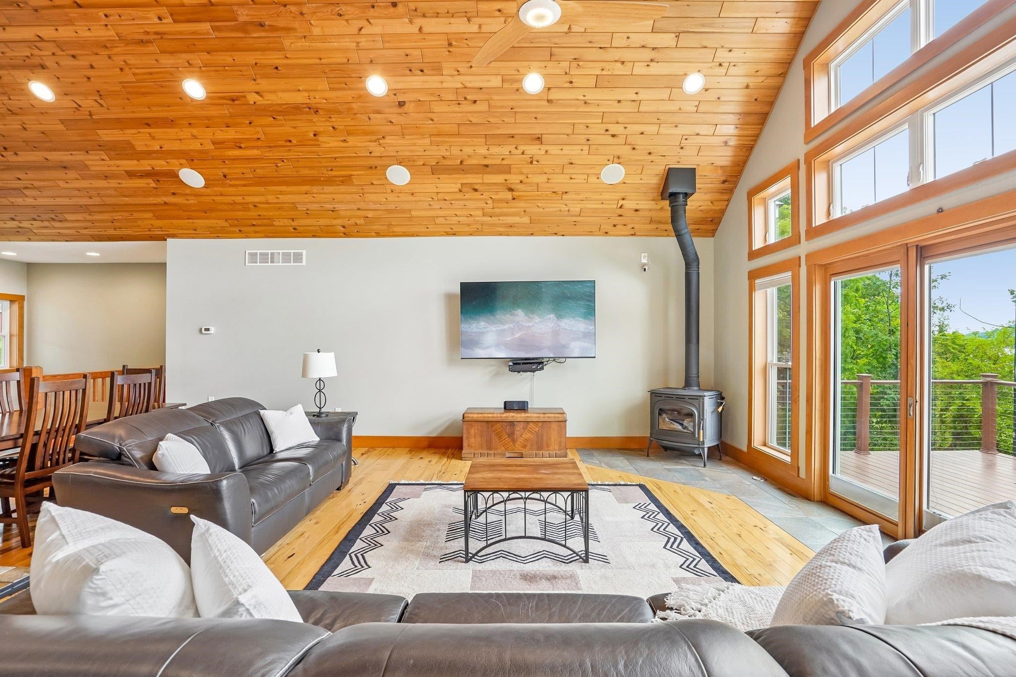 Showings begin Friday 6/12. Experience exceptional waterfront living i – image 9
