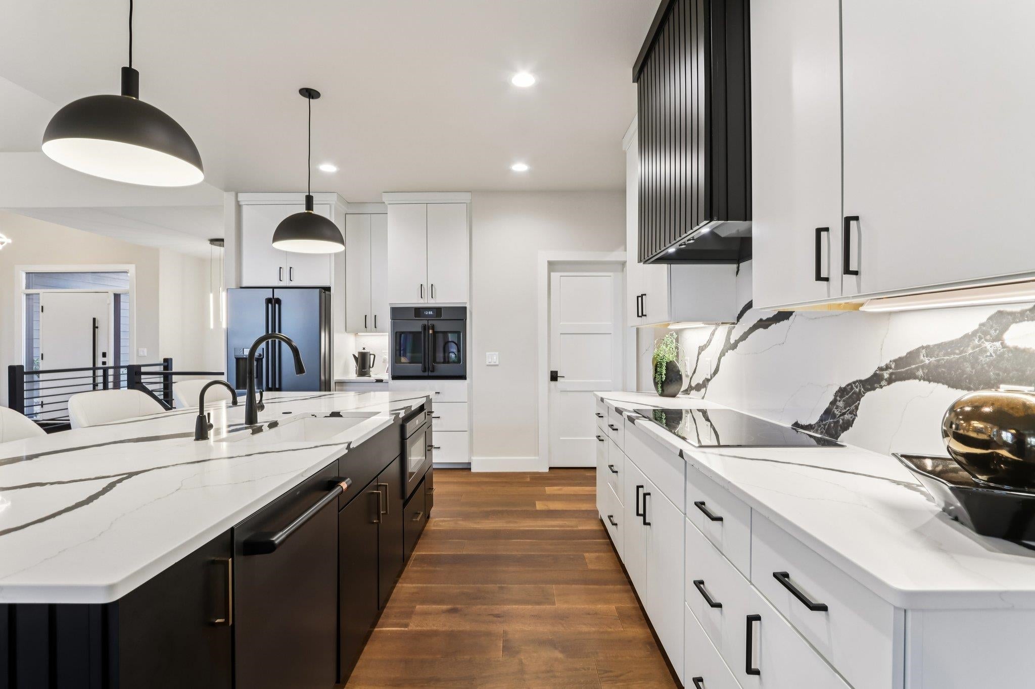 VIEWS OF THE COUNTRYSIDE + BACKS TO CONSERVANCY! IMPECCABLE TWO YEAR O – image 9