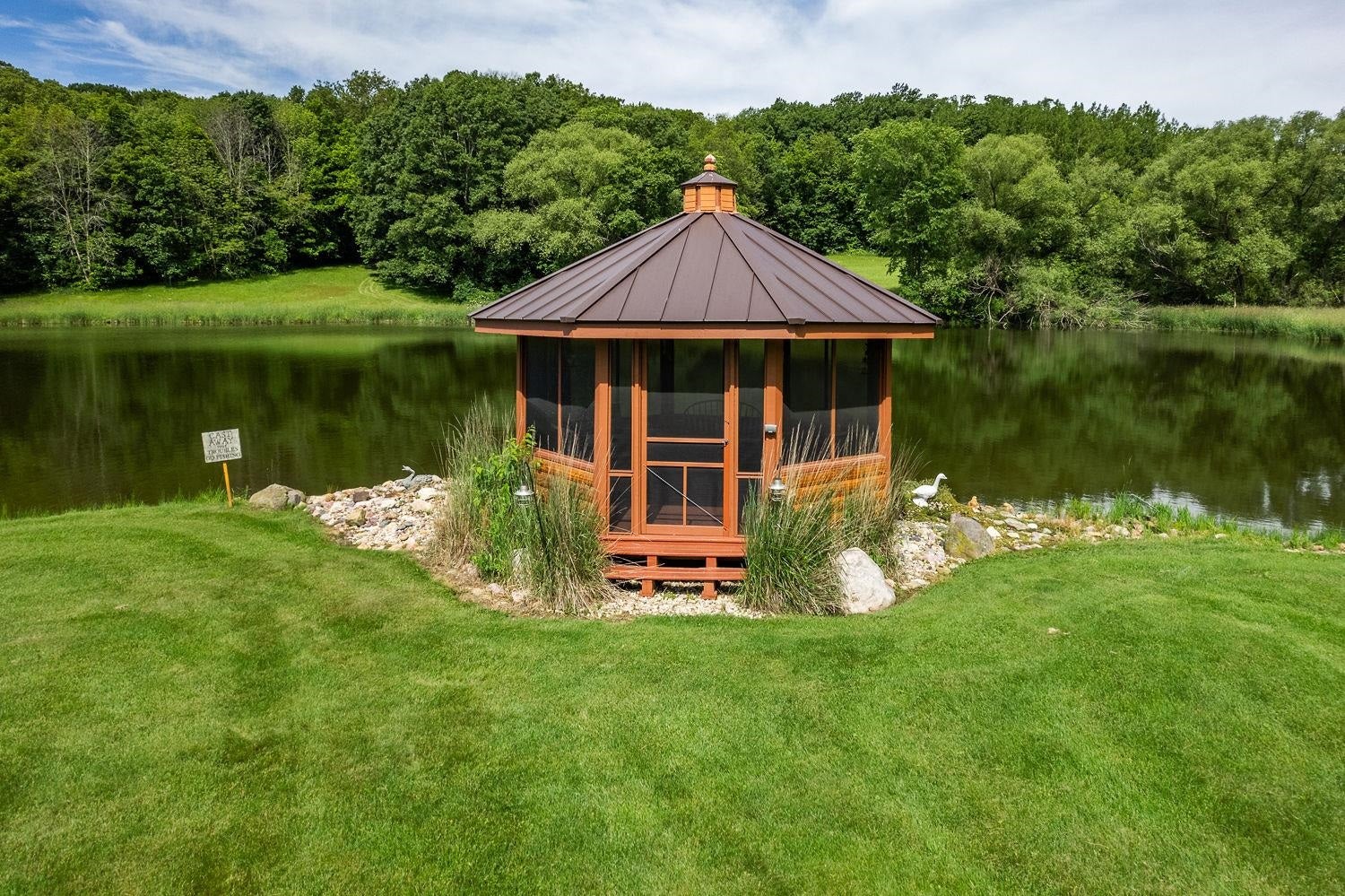 La Valle, Wisconsin, 53941, United States, 3 Bedrooms Bedrooms, ,4 BathroomsBathrooms,Residential,Active,1898021