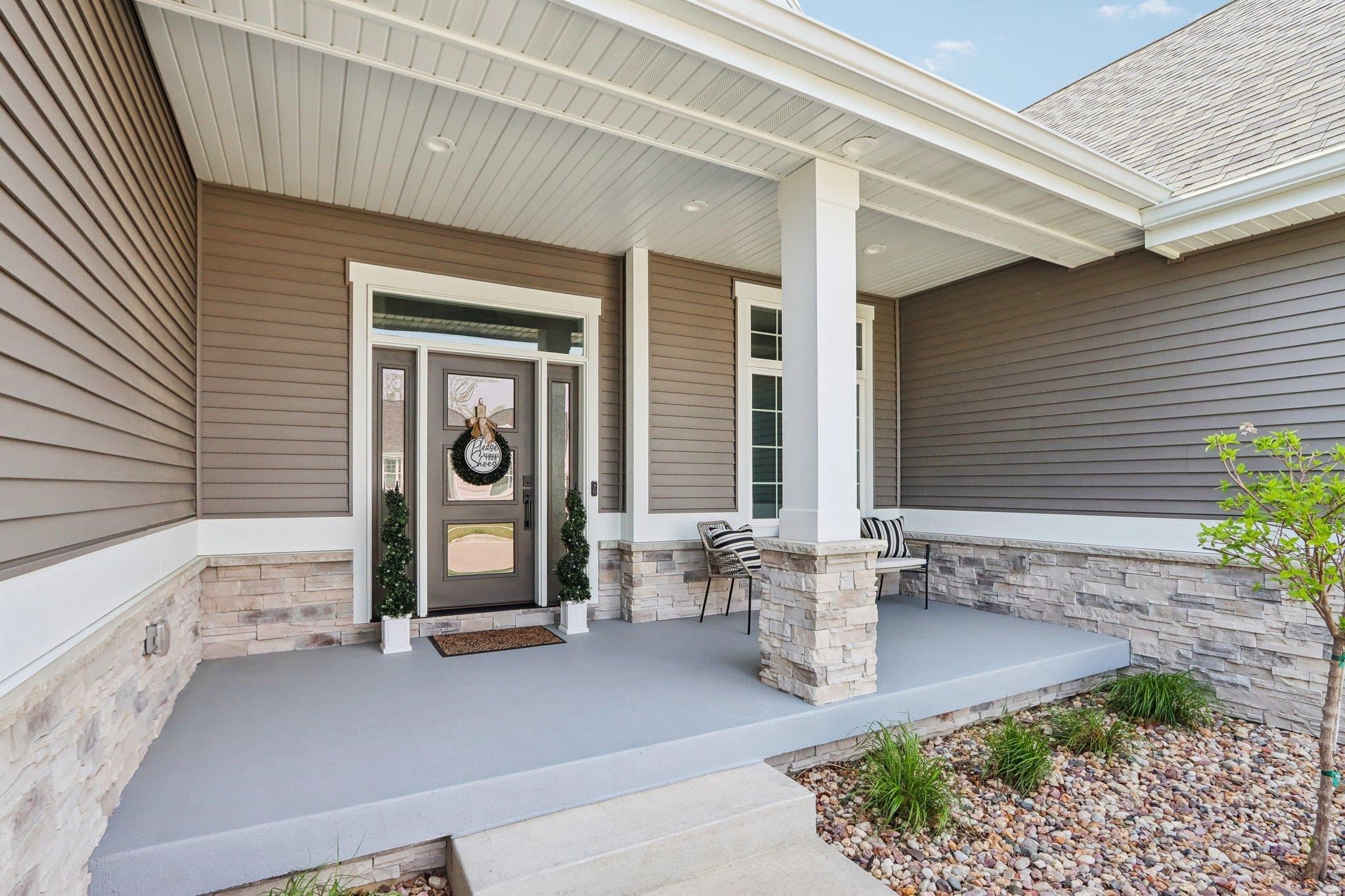 Waunakee, Wisconsin, 53597, United States, 4 Bedrooms Bedrooms, ,4 BathroomsBathrooms,Residential,Active,1892417