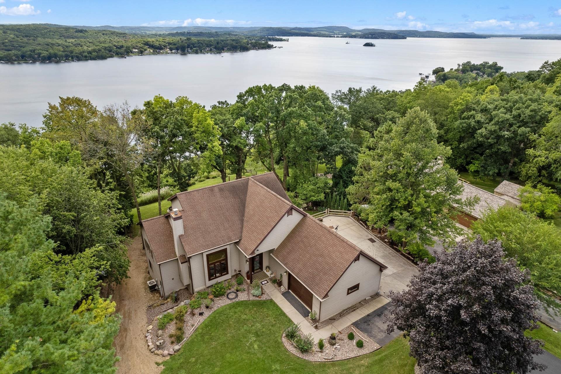 Poynette, Wisconsin, 53955, United States, 3 Bedrooms Bedrooms, ,4 BathroomsBathrooms,Residential,Active,1920246