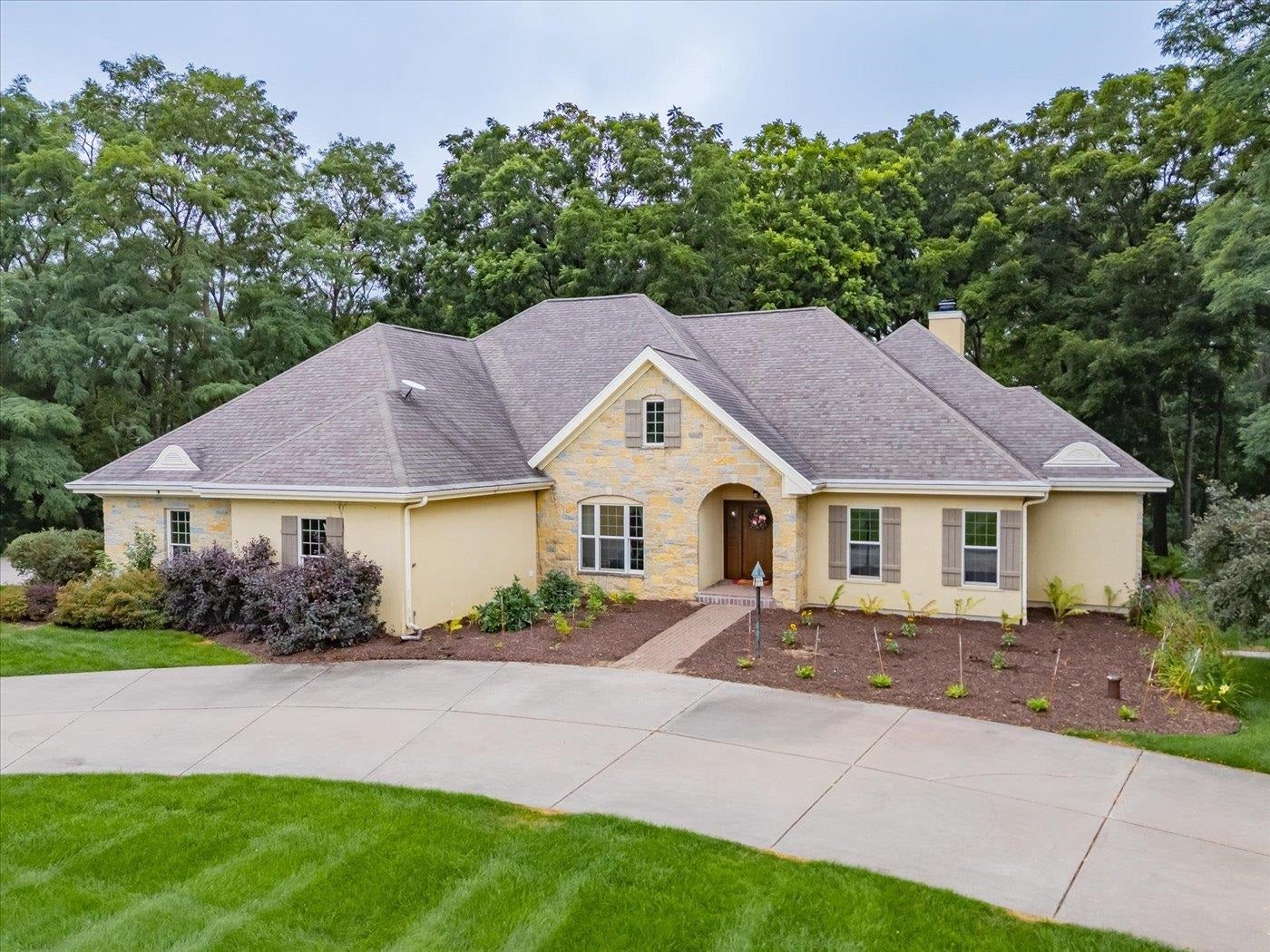 Verona, Wisconsin, 53593, United States, 5 Bedrooms Bedrooms, ,4 BathroomsBathrooms,Residential,Active,1913017 Verona, Wisconsin, 53593, United States, 5 Bedrooms Bedrooms, ,4 BathroomsBathrooms,Residential,Active,1913017