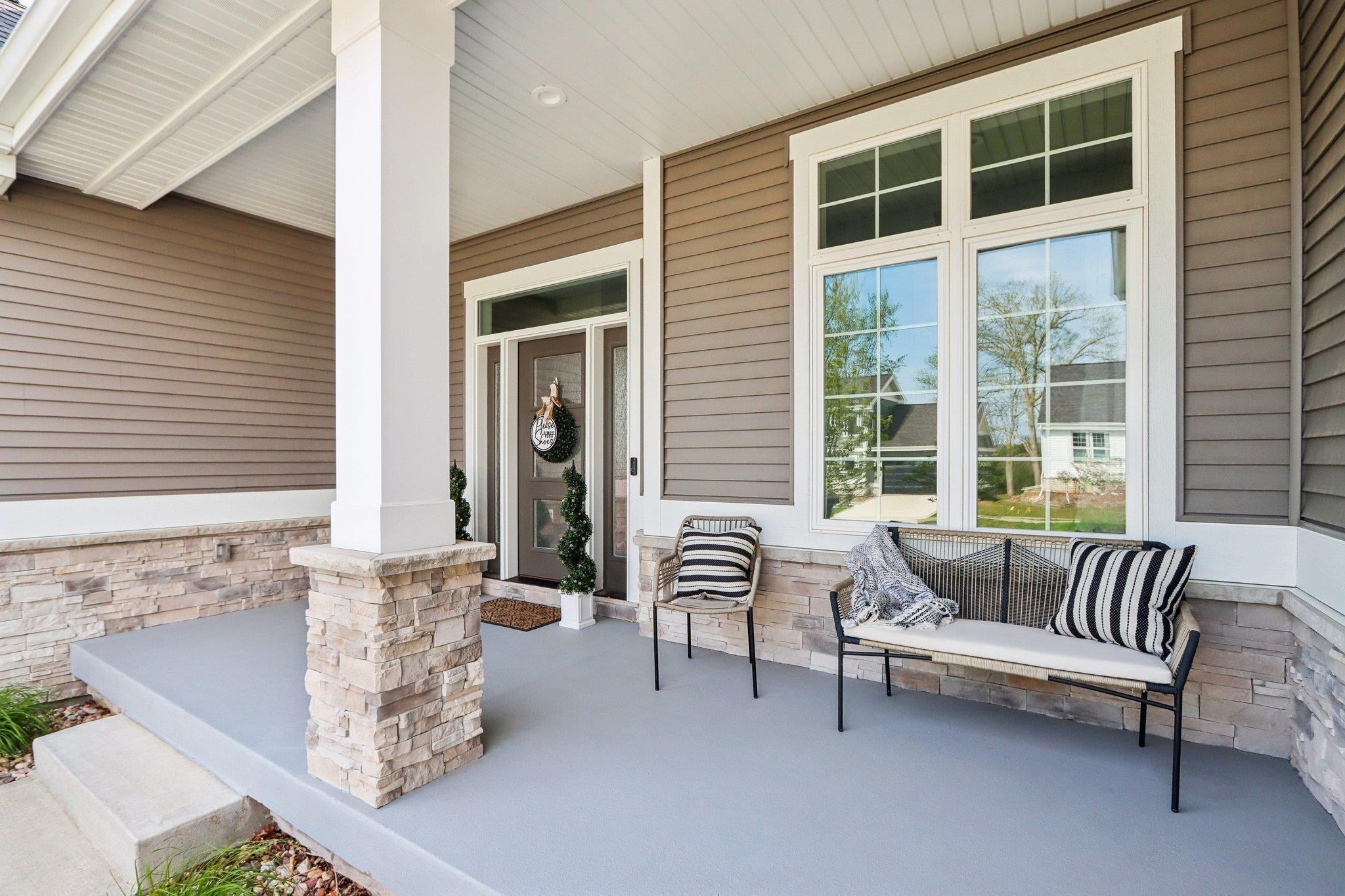 Waunakee, Wisconsin, 53597, United States, 4 Bedrooms Bedrooms, ,4 BathroomsBathrooms,Residential,Active,1892417