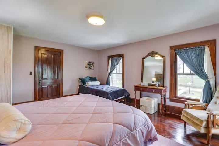 Enjoy rural living from this 5 bedroom 2 bath 3000 square foot beauty – image 42