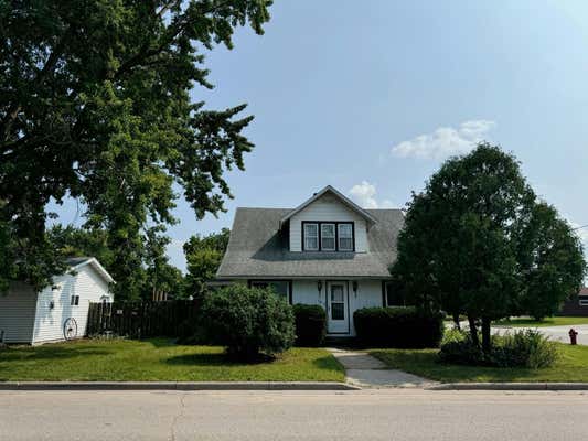 130 W GLENN ST, PRAIRIE DU CHIEN, WI 53821 - Image 1