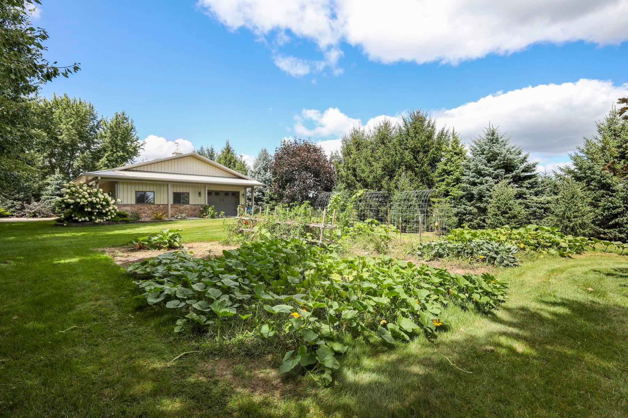 Stoughton, Wisconsin, 53589, United States, 4 Bedrooms Bedrooms, ,3 BathroomsBathrooms,Residential,Active,1929697