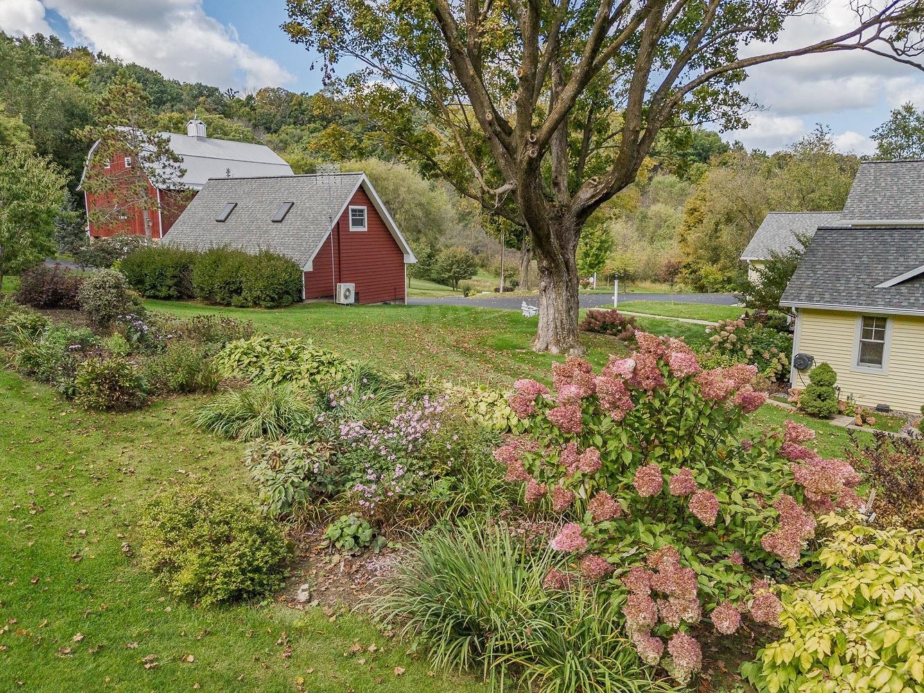 La Valle, Wisconsin, 53941, United States, 3 Bedrooms Bedrooms, ,4 BathroomsBathrooms,Residential,Active,1960140