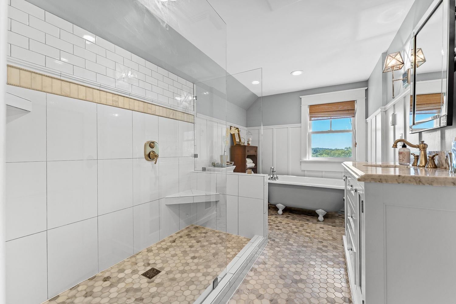 La Valle, Wisconsin, 53941, United States, 3 Bedrooms Bedrooms, ,4 BathroomsBathrooms,Residential,Active,1960140