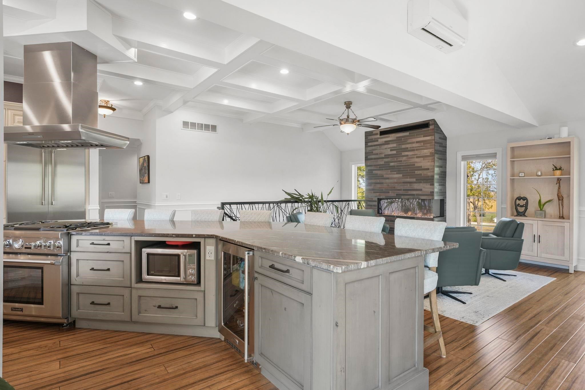 Mineral Point, Wisconsin, 53565, United States, 6 Bedrooms Bedrooms, ,3 BathroomsBathrooms,Residential,Active,2034307