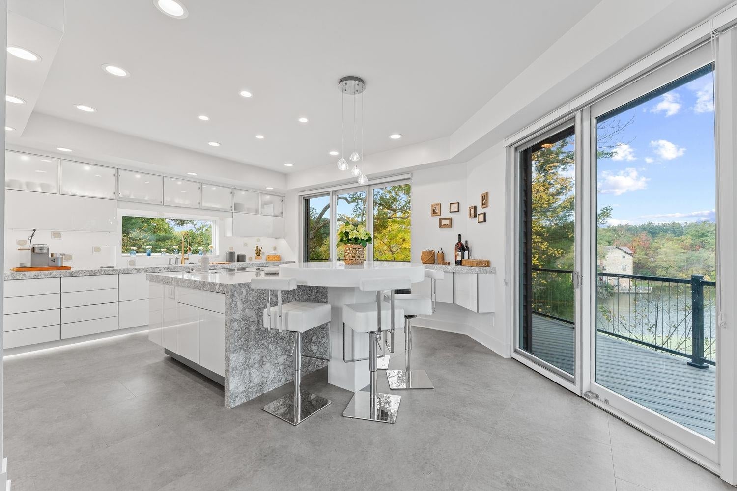 Wisconsin Dells, Wisconsin, 53965, United States, 3 Bedrooms Bedrooms, ,4 BathroomsBathrooms,Residential,Active,1968402