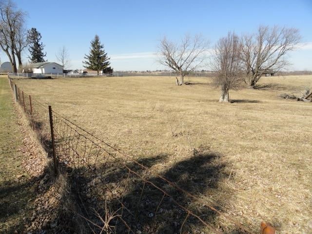 Enjoy rural living from this 5 bedroom 2 bath 3000 square foot beauty – image 86