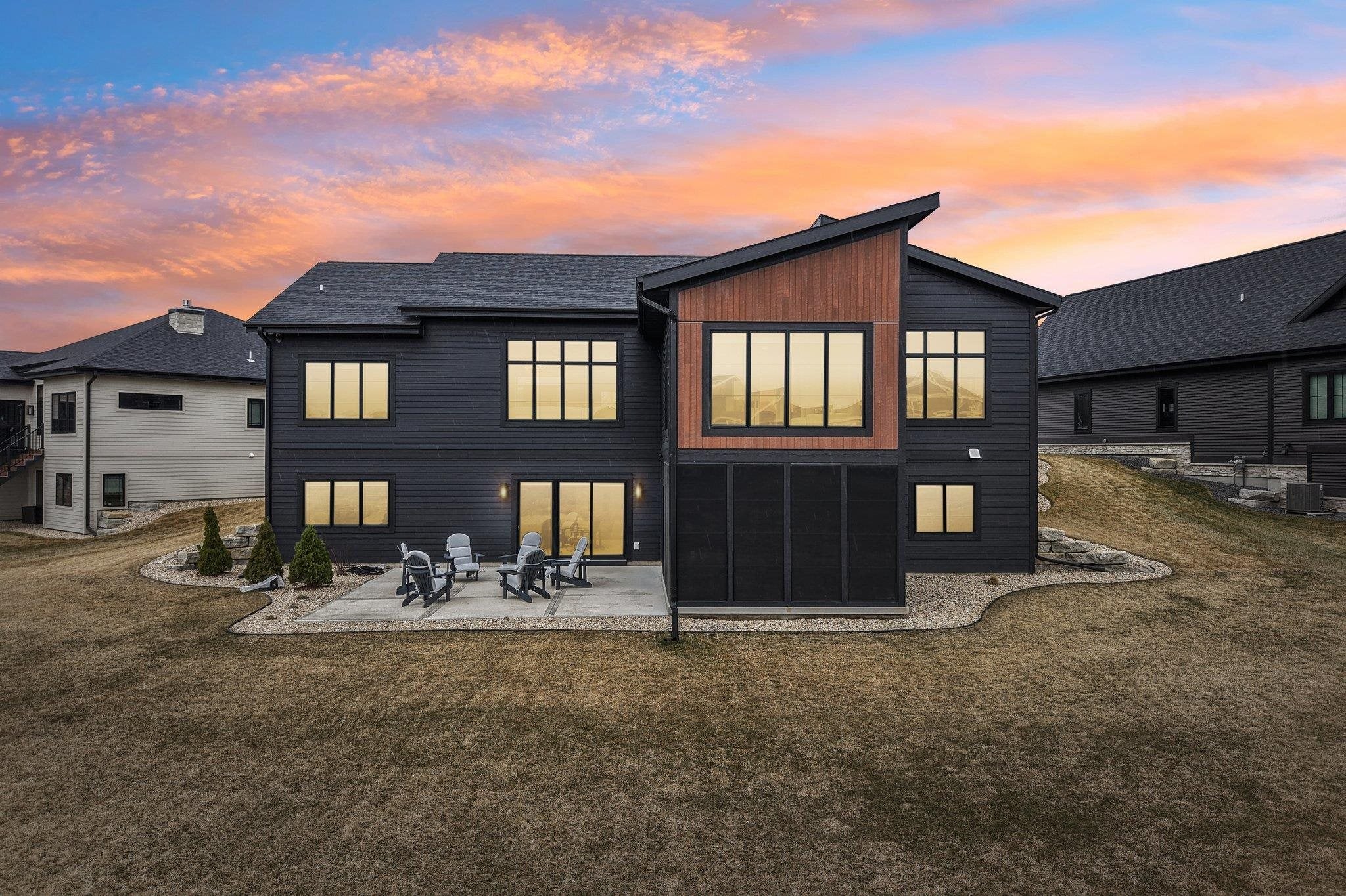 VIEWS OF THE COUNTRYSIDE + BACKS TO CONSERVANCY! IMPECCABLE TWO YEAR O – image 66