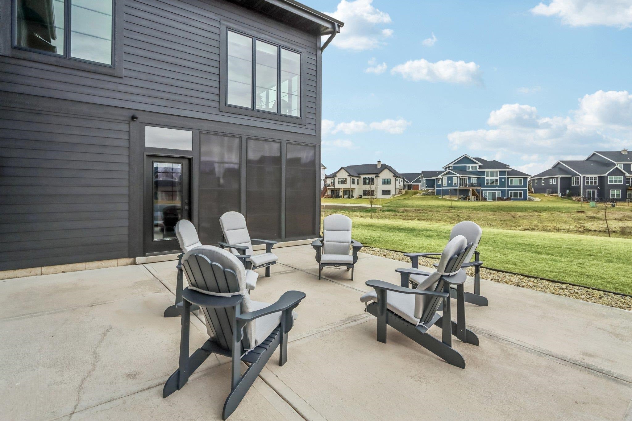 VIEWS OF THE COUNTRYSIDE + BACKS TO CONSERVANCY! IMPECCABLE TWO YEAR O – image 52