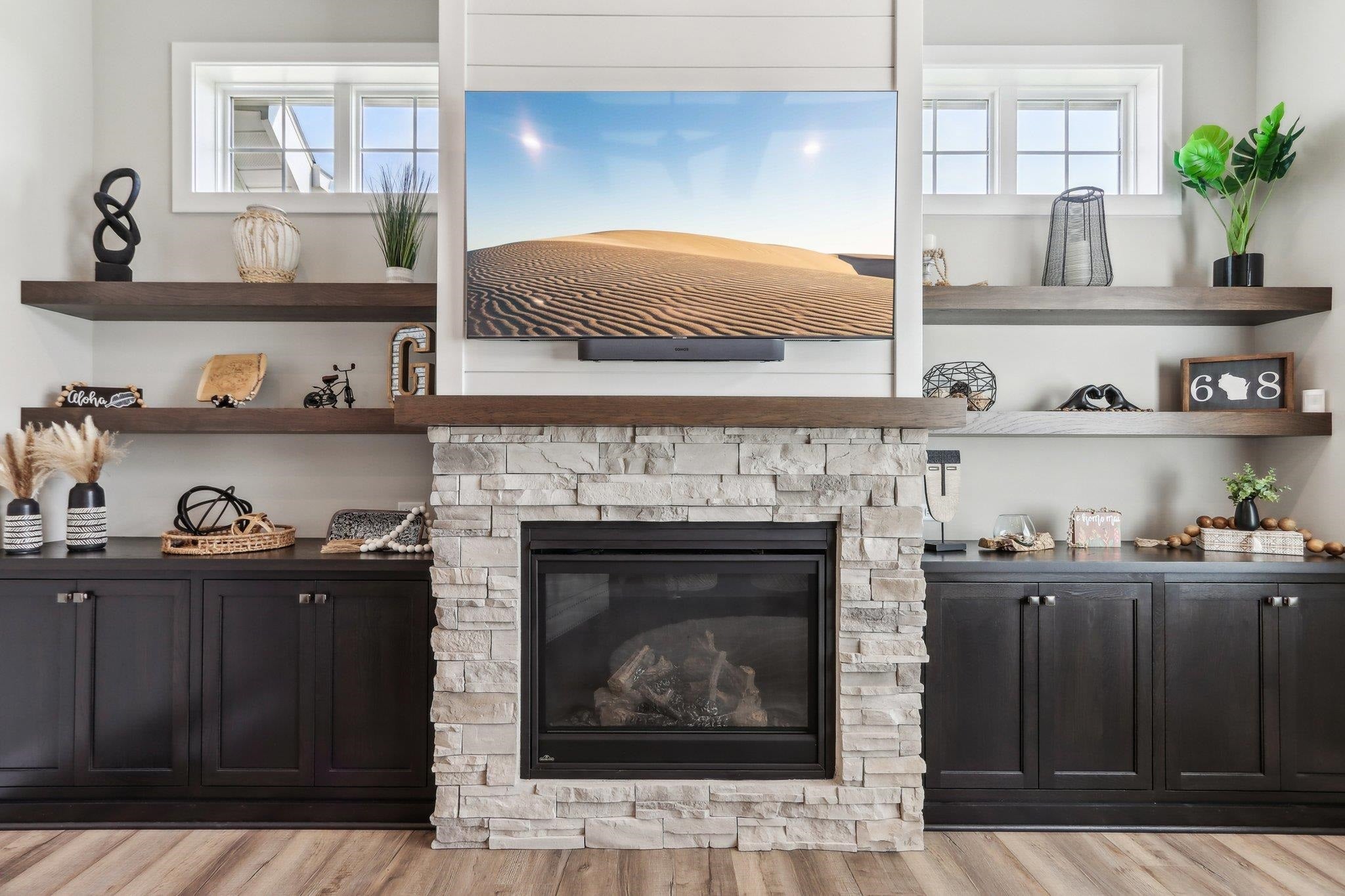 Waunakee, Wisconsin, 53597, United States, 4 Bedrooms Bedrooms, ,4 BathroomsBathrooms,Residential,Active,1892417