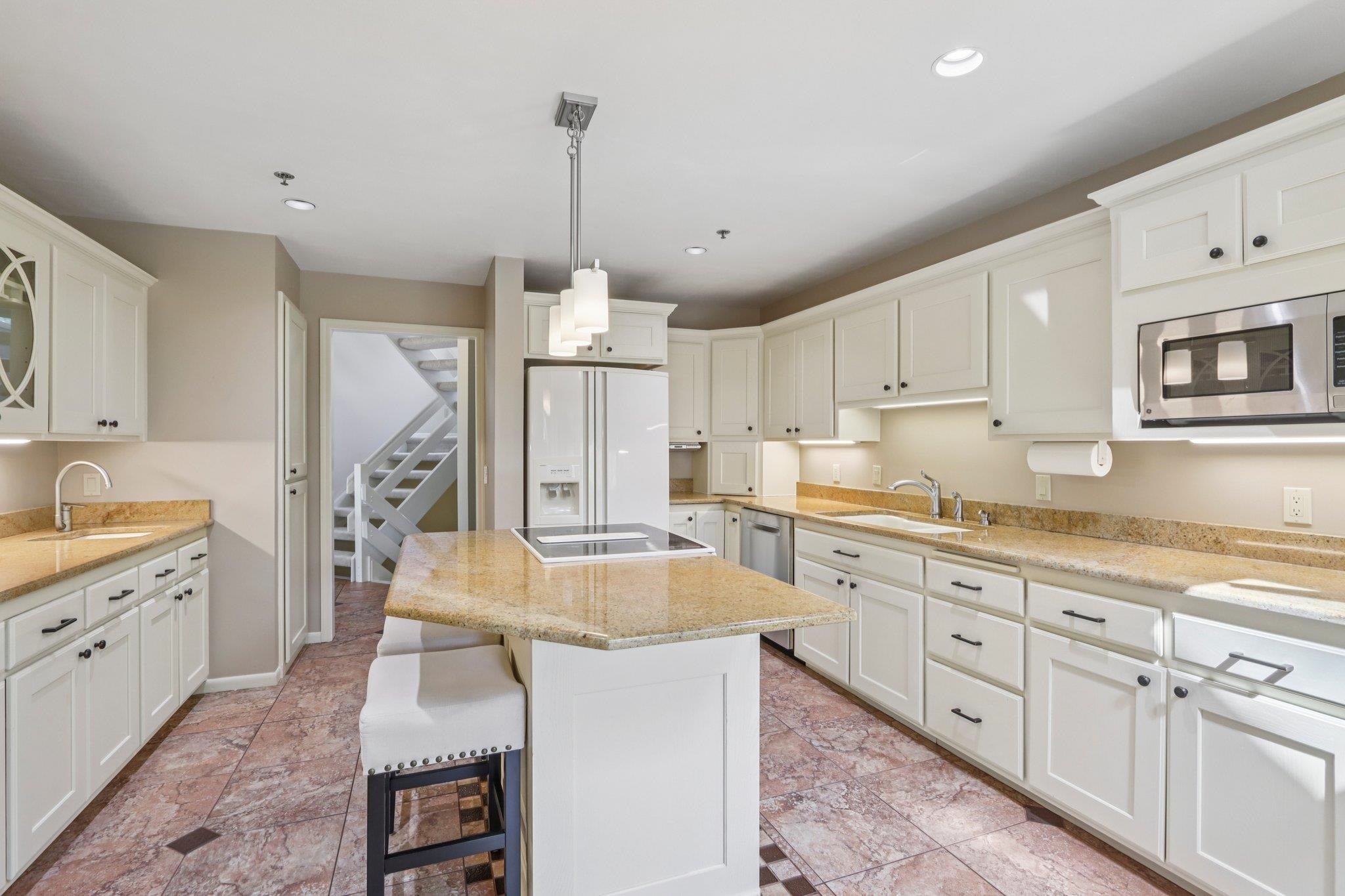 Oregon, Wisconsin, 53575, United States, 4 Bedrooms Bedrooms, ,5 BathroomsBathrooms,Residential,Active,2027819