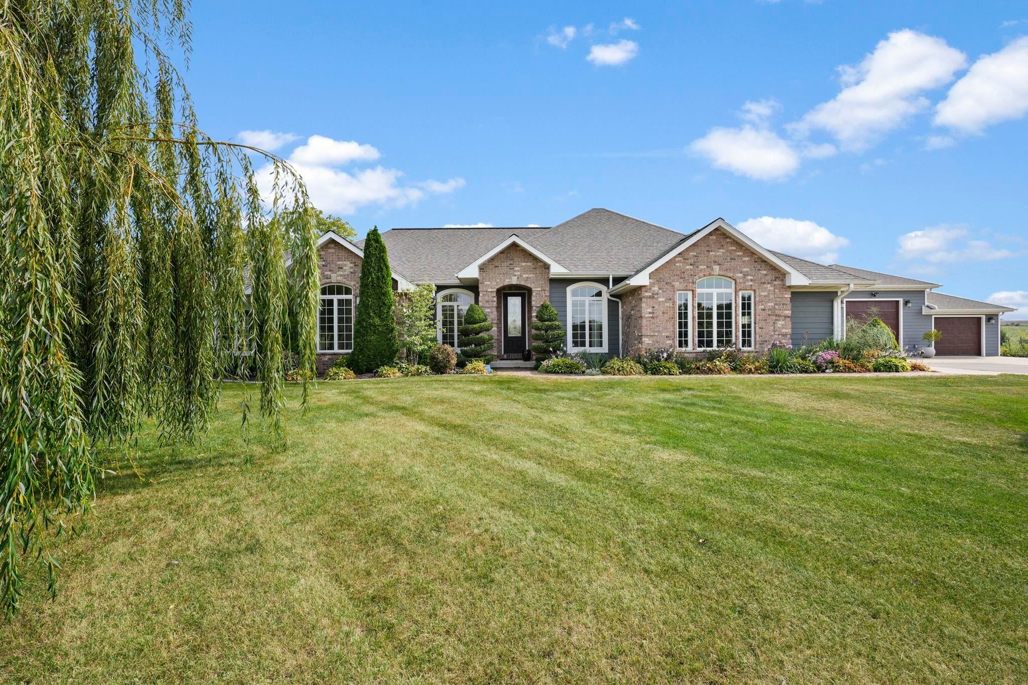 Mineral Point, Wisconsin, 53565, United States, 6 Bedrooms Bedrooms, ,3 BathroomsBathrooms,Residential,Active,1960179