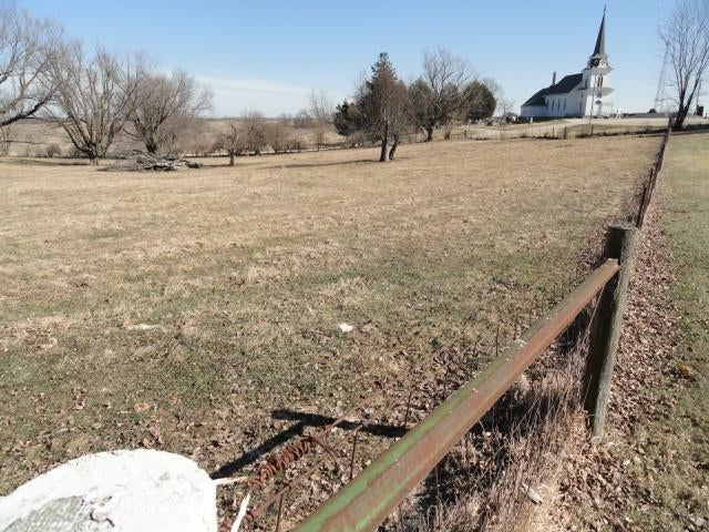 Enjoy rural living from this 5 bedroom 2 bath 3000 square foot beauty – image 85