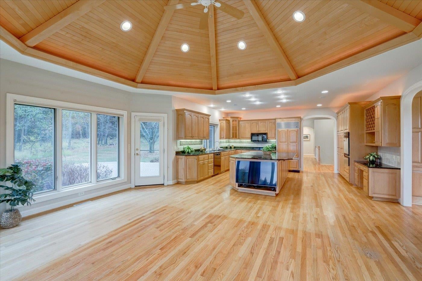 Verona, Wisconsin, 53593, United States, 4 Bedrooms Bedrooms, ,4 BathroomsBathrooms,Residential,Active,1953703