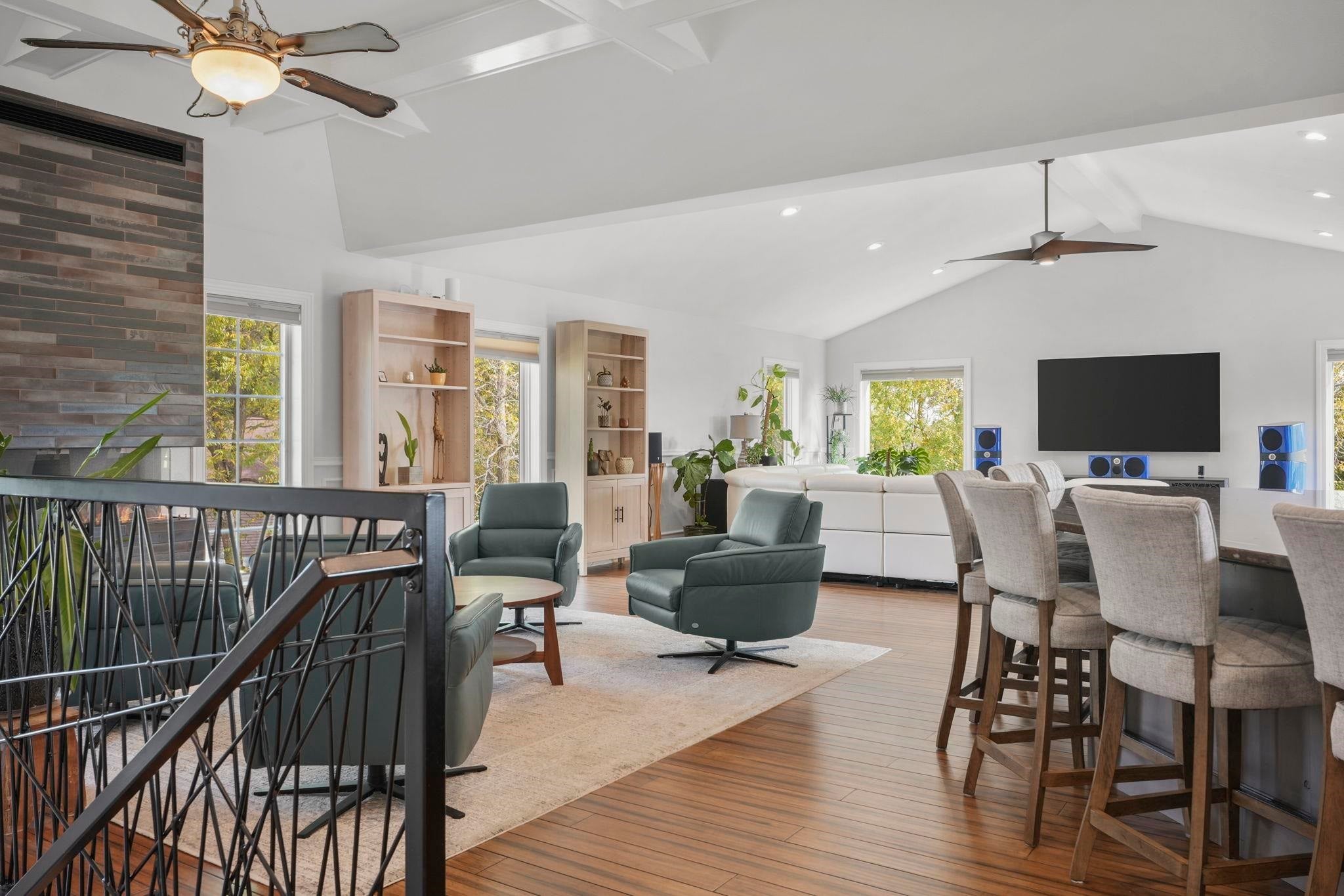 Mineral Point, Wisconsin, 53565, United States, 6 Bedrooms Bedrooms, ,3 BathroomsBathrooms,Residential,Active,1960179