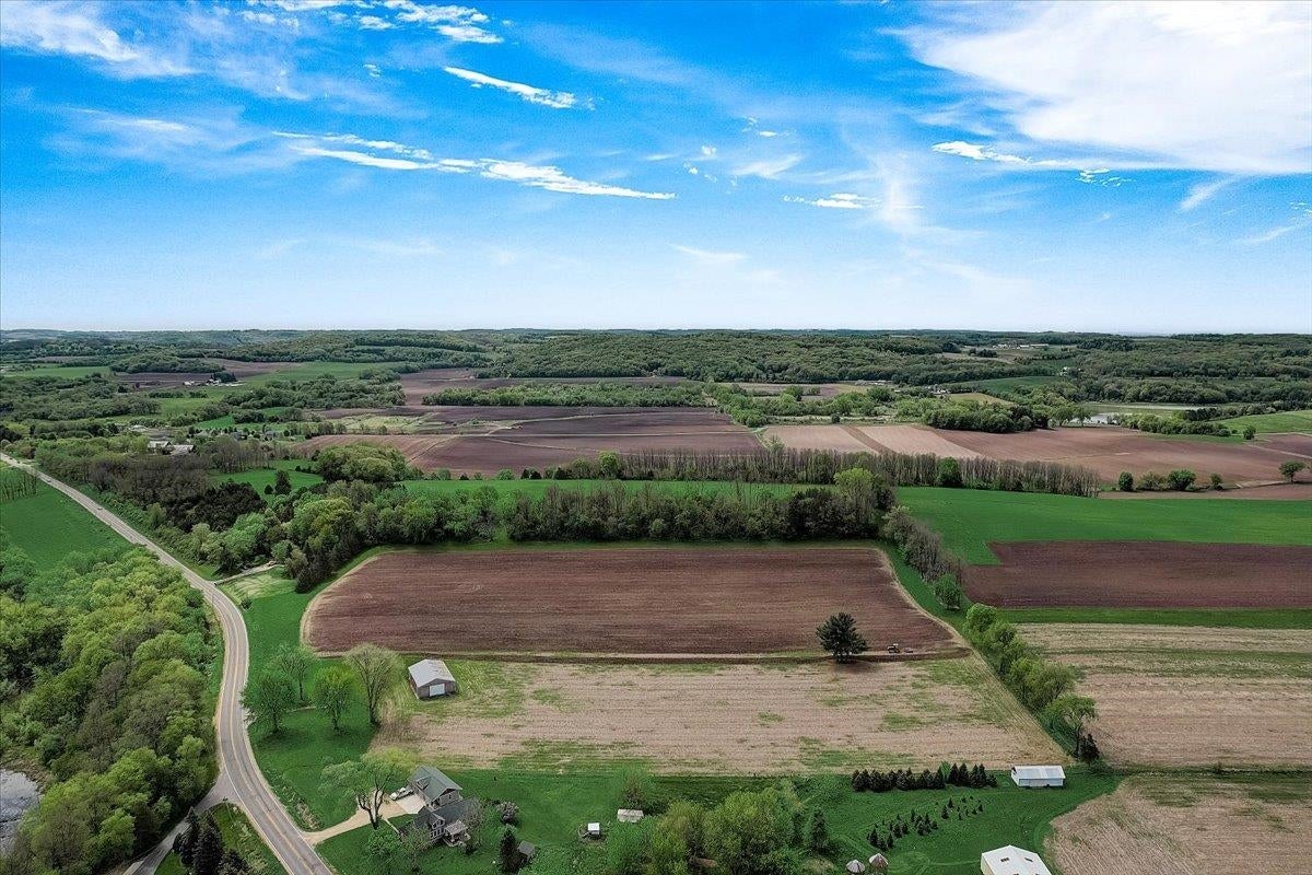 Lodi, Wisconsin, 53555, United States, 4 Bedrooms Bedrooms, ,2 BathroomsBathrooms,Residential,Contingent,2007323