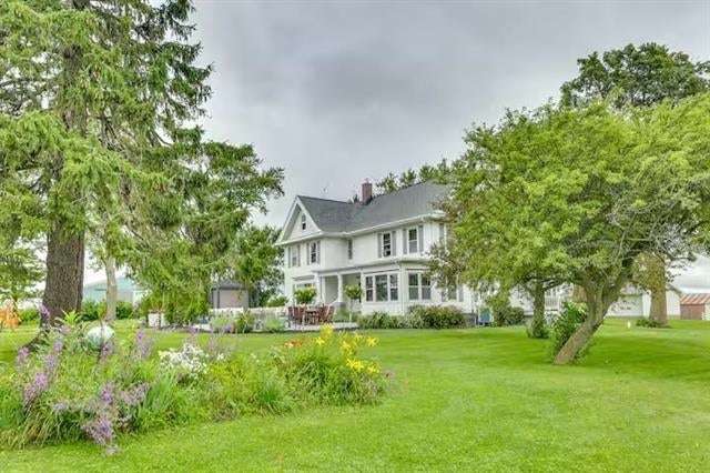 Enjoy rural living from this 5 bedroom 2 bath 3000 square foot beauty – image 15