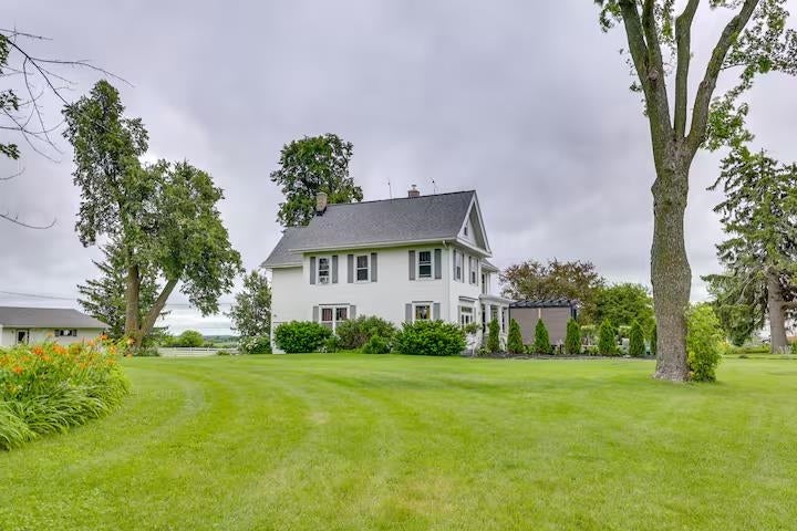 Enjoy rural living from this 5 bedroom 2 bath 3000 square foot beauty – image 14