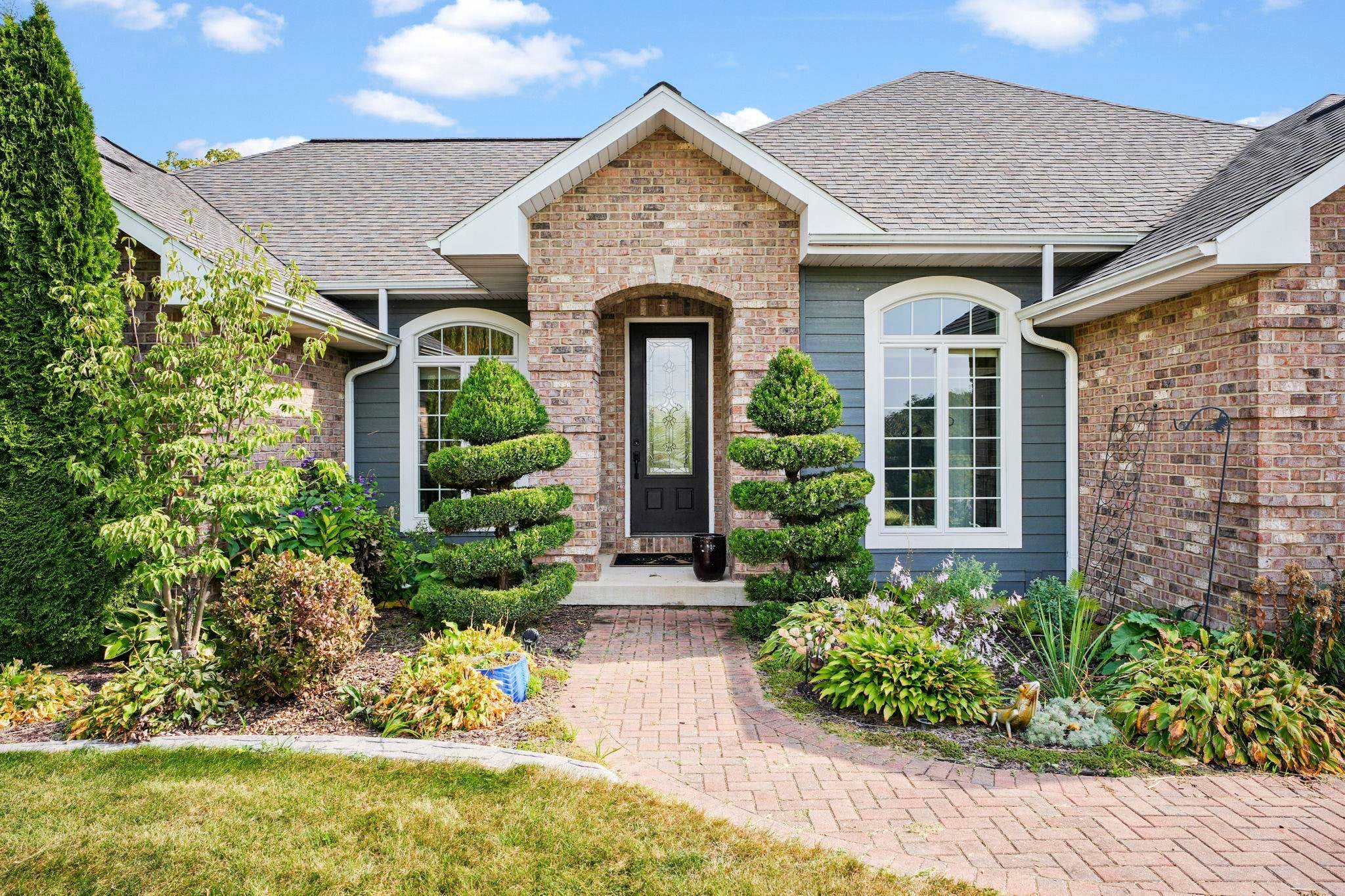 Mineral Point, Wisconsin, 53565, United States, 6 Bedrooms Bedrooms, ,3 BathroomsBathrooms,Residential,Active,1960179