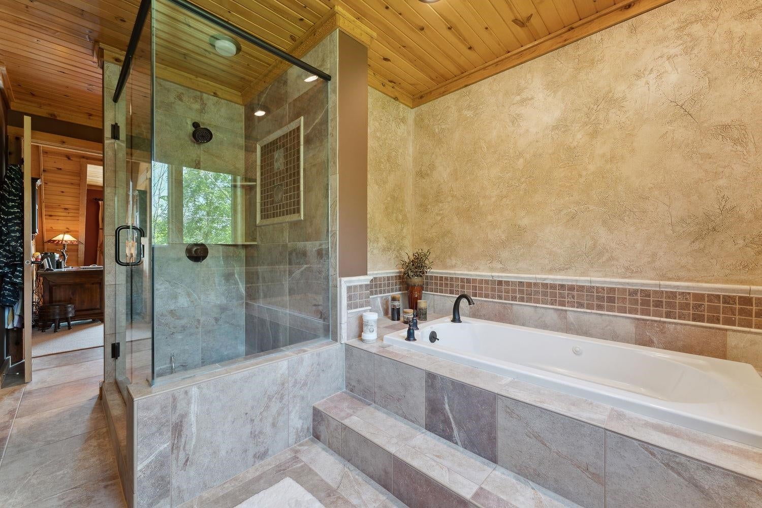 La Valle, Wisconsin, 53941, United States, 3 Bedrooms Bedrooms, ,4 BathroomsBathrooms,Residential,Active,1898021