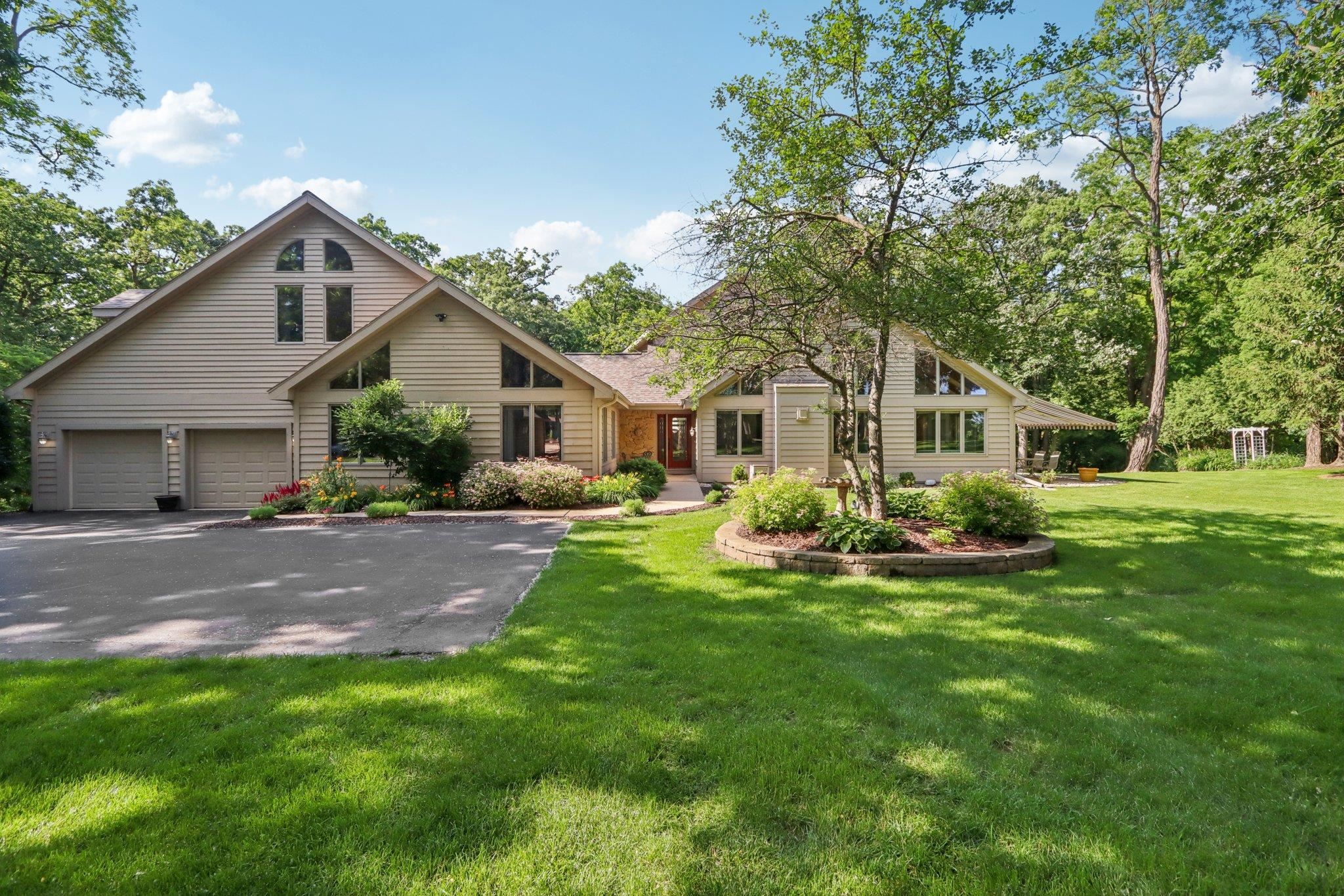 Oregon, Wisconsin, 53575, United States, 4 Bedrooms Bedrooms, ,5 BathroomsBathrooms,Residential,Active,1944090