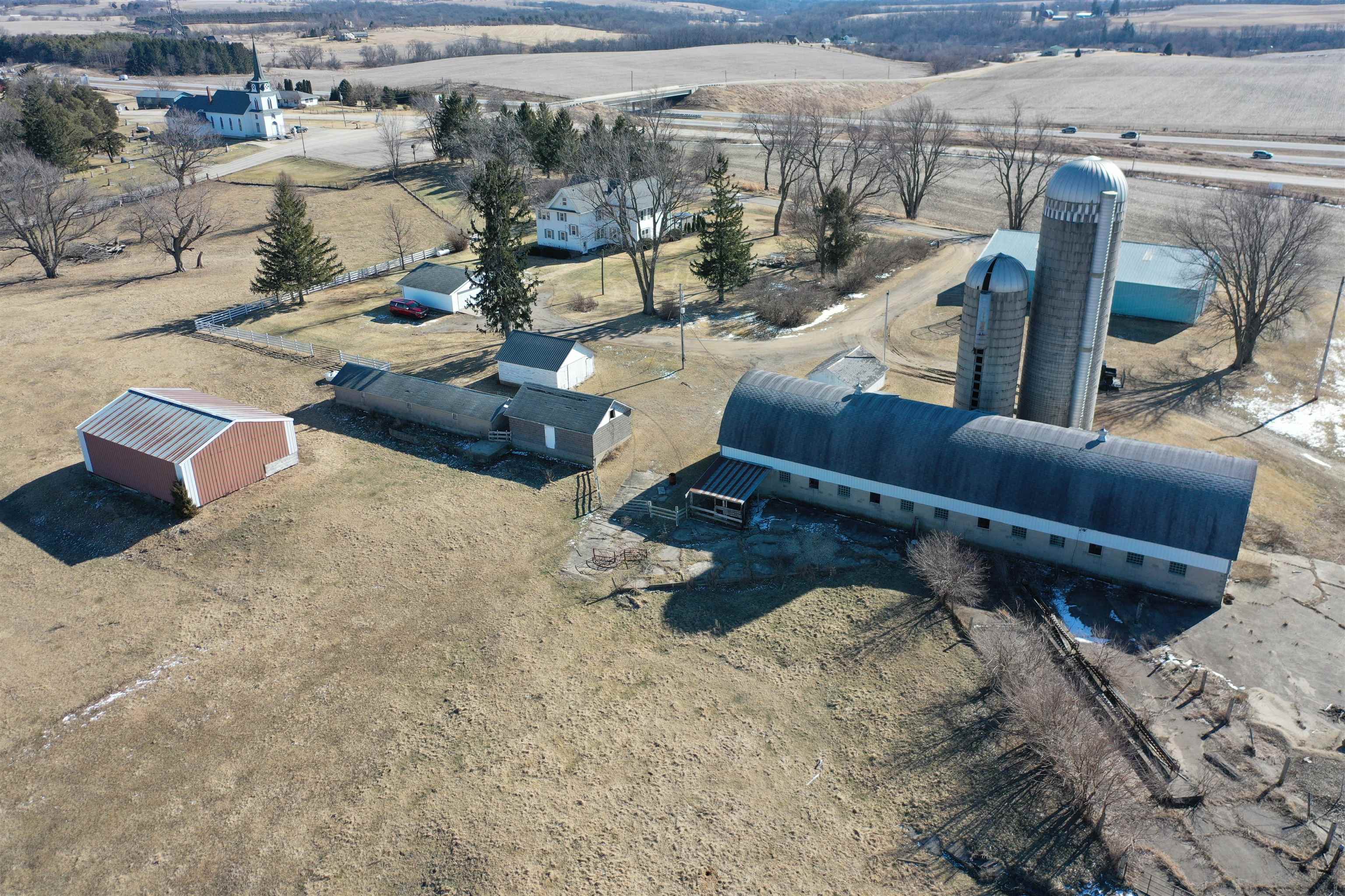 Enjoy rural living from this 5 bedroom 2 bath 3000 square foot beauty – image 62