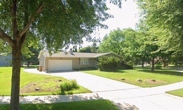 5001 STONEHAVEN DR, MADISON, WI 53716, photo 1