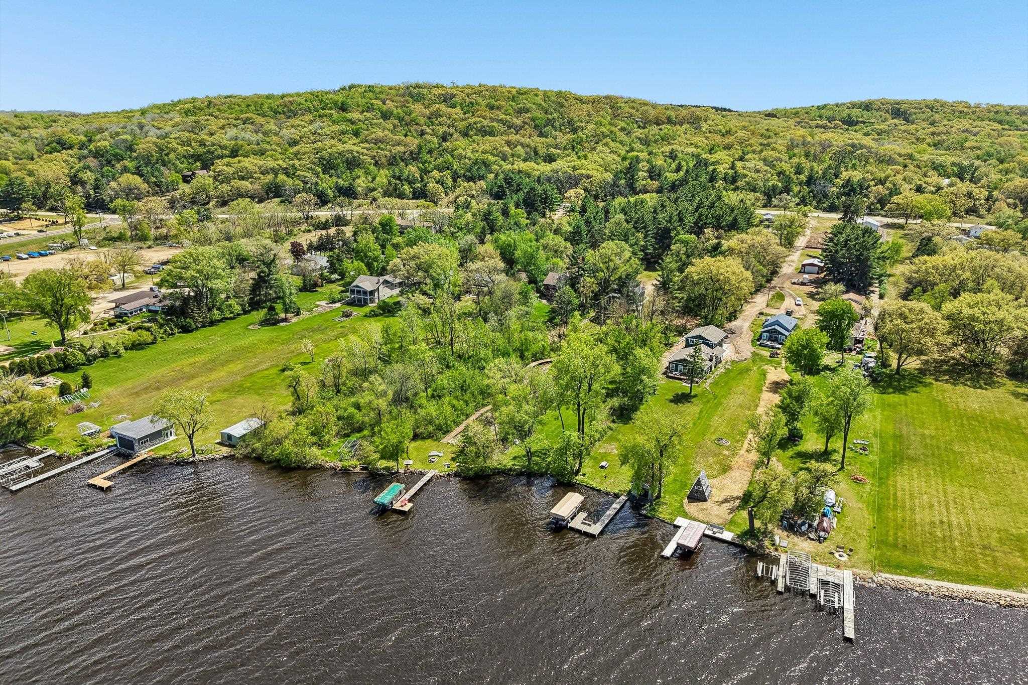 Open House Sunday June 14th 11:00am-1:00pm! Lake Life at its best! NE – image 4